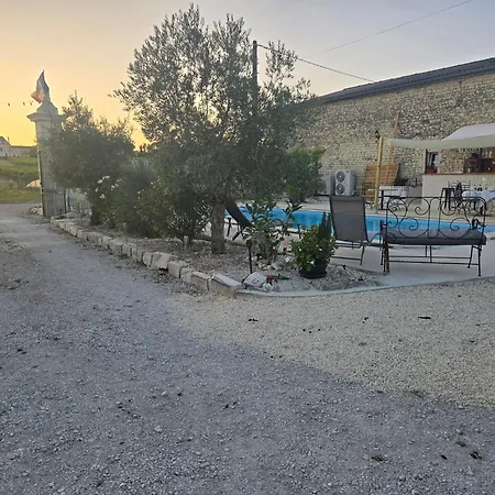 Le Patio Des Charentes Sainte-Lheurine