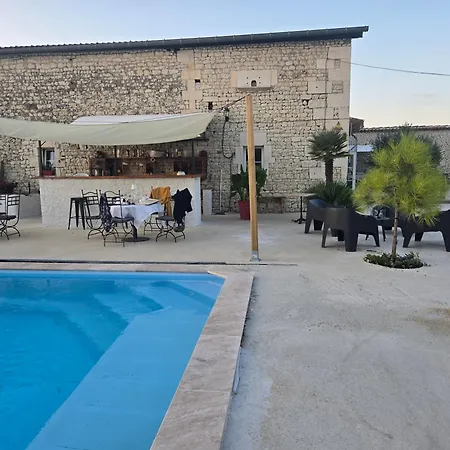 Le Patio Des Charentes