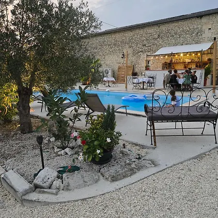 Le Patio Des Charentes *
