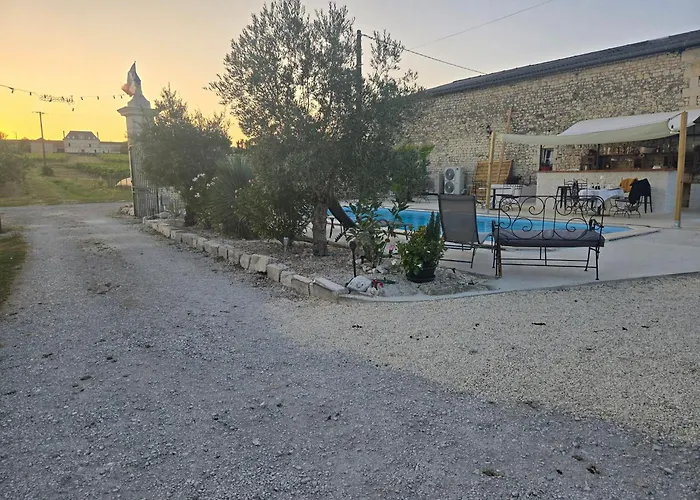 Le Patio Des Charentes Sainte-Lheurine